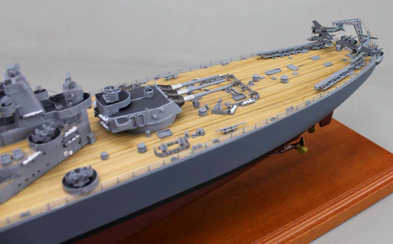 uss-wisconsin-scale-model