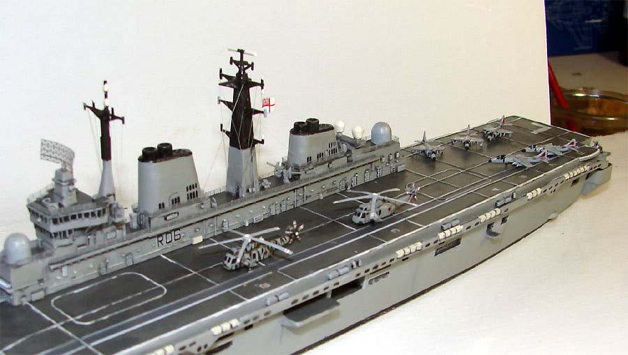 HMS-Illustrious-02