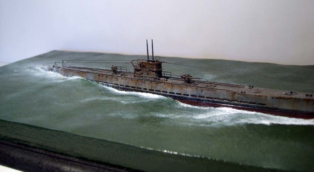 German Submarine U 107 U Boat Type IX B (Plastic model) Contents1